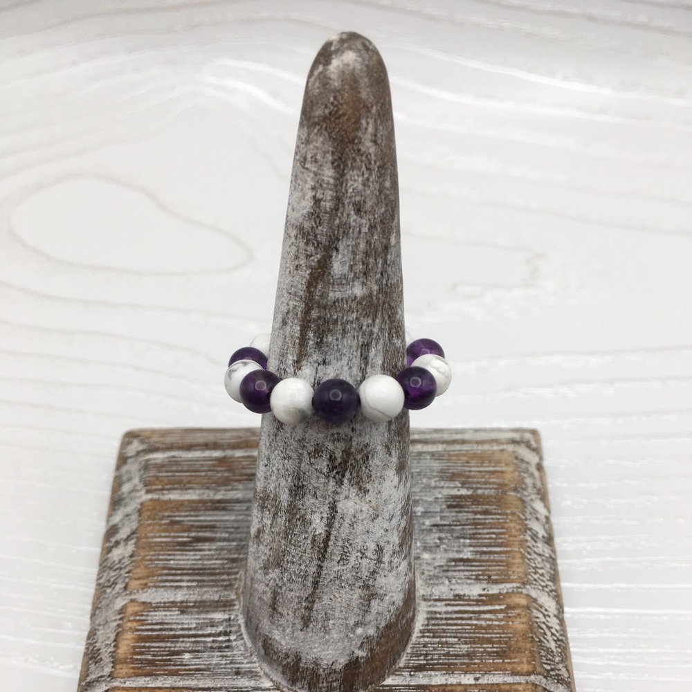 HANDCRAFTED Amethyst & Howlite Stretch Bead Ring